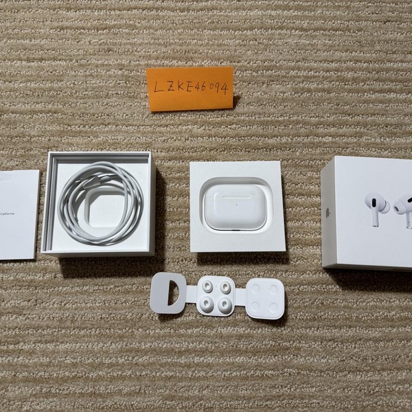 Apple AirPods Pro - Wireless Case