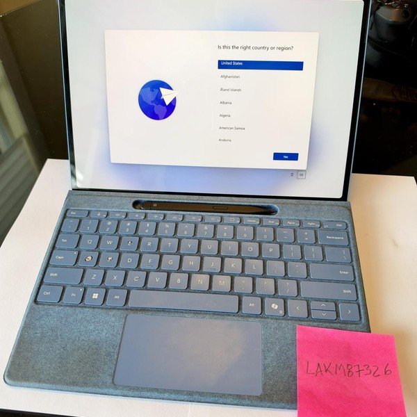Microsoft Surface Pro 11 - 1 TB, Sapphire, 16 GB, Snapdragon X Elite