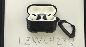 Used
													Apple AirPods Pro - Wireless Case, photo 2 of 2