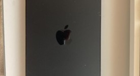 Mint
													Apple iPhone 16e - Unlocked, Black, 128 GB, A3212, photo 3 of 13