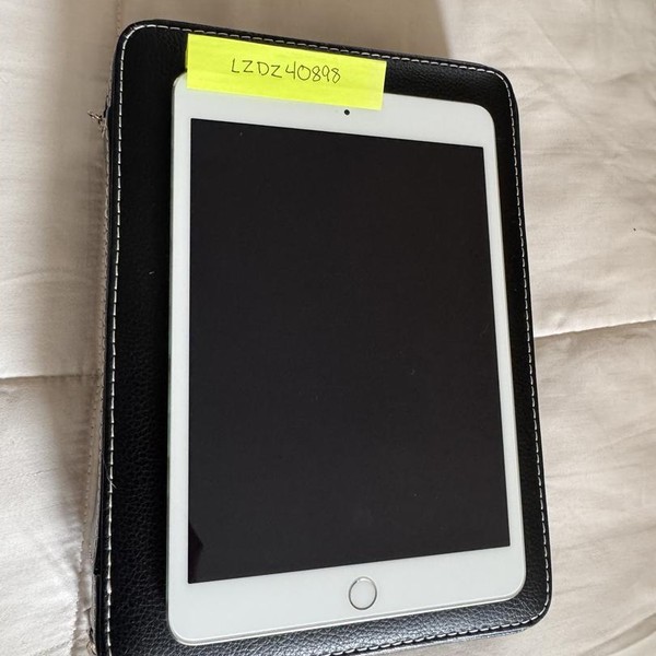 Apple iPad Mini 3 - Wi-Fi, 16 GB, Silver, A1599