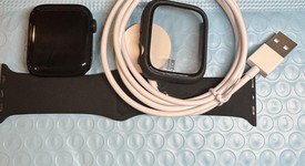 Good
													Apple Watch SE 2nd Gen 40mm - Midnight, A2722 - GPS, Aluminum, photo 2 of 36