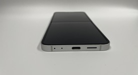 Good
													Samsung Galaxy Z Flip6 - Verizon, White, 256 GB, 12 GB, SM-F741U, photo 4 of 8