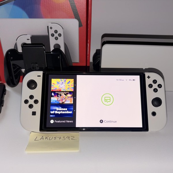 Nintendo Switch - OLED - 64 GB, White
