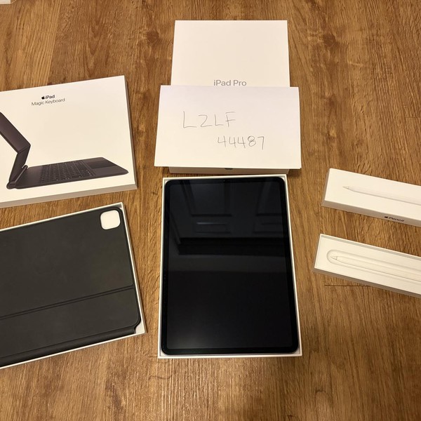 Apple iPad Pro 11 inch 2018 - Wi-Fi, 64 GB, Gray, A1980