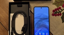 Mint
													Motorola Razr (2024) - Unlocked, Gray, 256 GB, 8 GB, photo 2 of 11