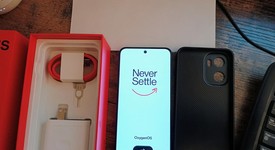 Mint
													OnePlus 15R - Charcoal Black, 256 GB, 12 GB, photo 1 of 7