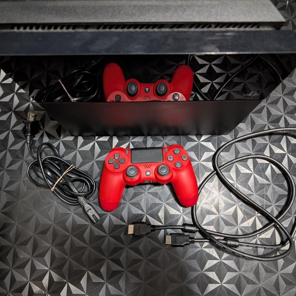 PlayStation 4 - 500 GB, Black, Standard