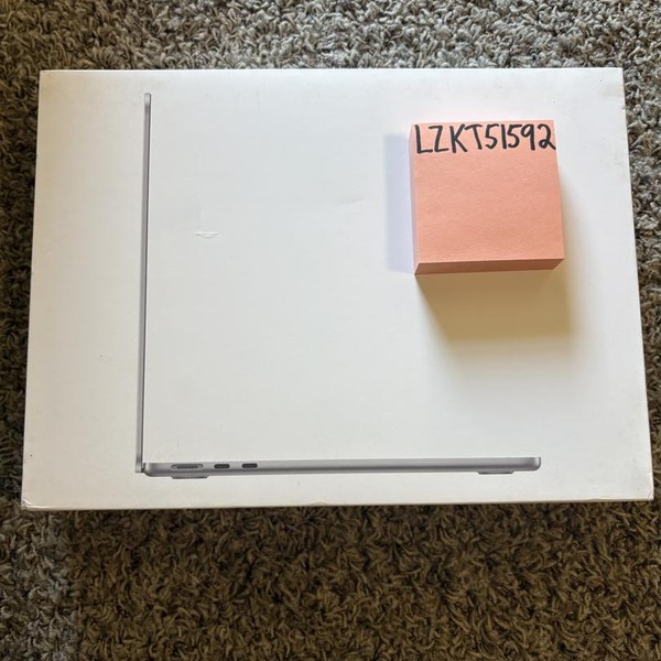 MacBook Air 2024 (M3) - 13 inch - 256 GB, Gray, 16 GB, Apple M3, 8-core GPU