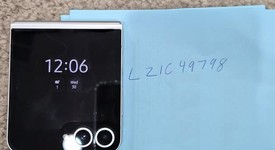 Mint
													Samsung Galaxy Z Flip6 - Unlocked, Peach, 512 GB, 12 GB, SM-F741U1, photo 5 of 9