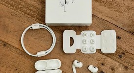 Used
													Apple AirPods Pro 2nd Gen - Lightning, photo 1 of 13