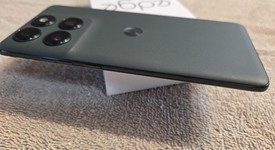 Mint
													Motorola Edge (2025) - Unlocked, 256 GB, photo 3 of 9