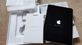 Mint
													Apple iPad Air 5th Gen - Wi-Fi, Starlight, 256 GB, A2588, photo 4 of 14