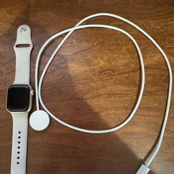 Apple Watch Series 8 41mm - Starlight, A2770 - GPS, Aluminum
