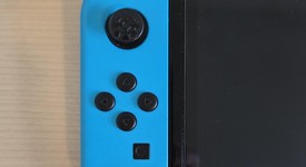 Good
													Nintendo Switch - OLED - Red & Blue, 64 GB, photo 4 of 7