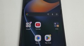 Mint
													Motorola Razr (2025) - Unlocked, Blue, 256 GB, 8 GB, photo 2 of 16