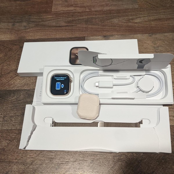 Apple Watch Series 10 42mm - Unlocked, Gold, A3001 - Cellular, Titanium