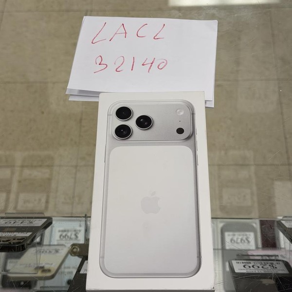 Apple iPhone 17 Pro Max - Verizon, 256 GB, Silver, A3257