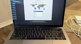 Good
													MacBook Pro 2018 (With Touch Bar) - 13" - I5, Gray, 512 GB, 8 GB, photo 3 of 9