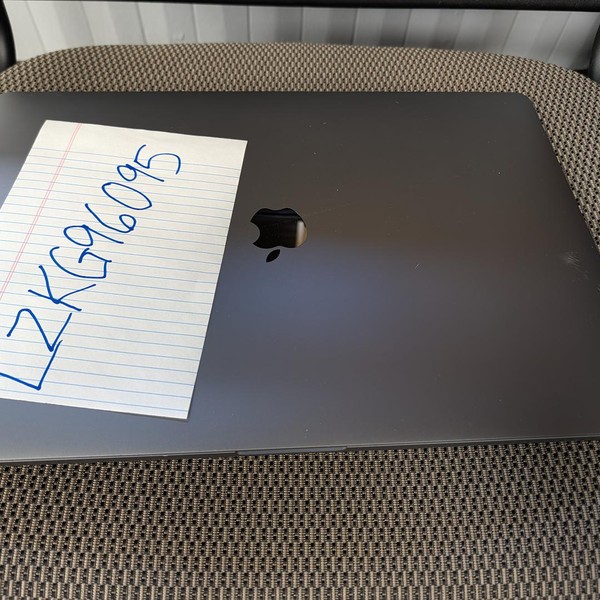 MacBook Pro 2019 - 16 inch - 512 GB, Gray, 16 GB, Intel Core i7