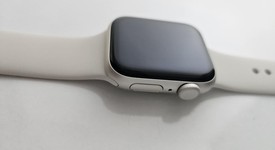 Mint
													Apple Watch SE 3rd Gen 40mm - Starlight, A3324 - GPS, photo 5 of 10