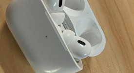 Used
													Apple AirPods Pro 2 - Lightning, photo 4 of 7