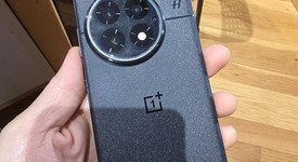 Mint
													OnePlus 13 - Unlocked, Black Eclipse, 256 GB, 12 GB, photo 3 of 9