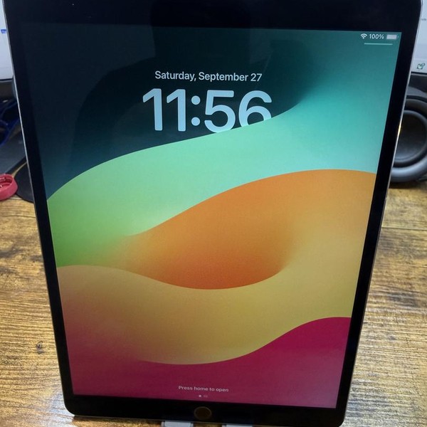 Apple iPad Pro 10.5 inch - Wi-Fi, 256 GB, Gray