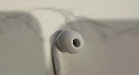 Used
													Apple AirPods Pro 2nd Gen - Lightning, photo 2 of 8