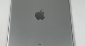 Good
													Apple iPad 8th Gen - Unlocked, Silver, 32 GB, A2428, photo 3 of 7