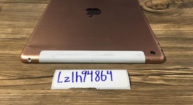 Fair
													Apple iPad 8th Gen - Unlocked, Gold, 32 GB, A2428, photo 5 of 7