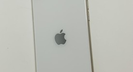 Good
													Apple iPhone SE 3rd Gen 2022 - Unlocked, Starlight, 64 GB, A2595, photo 3 of 10