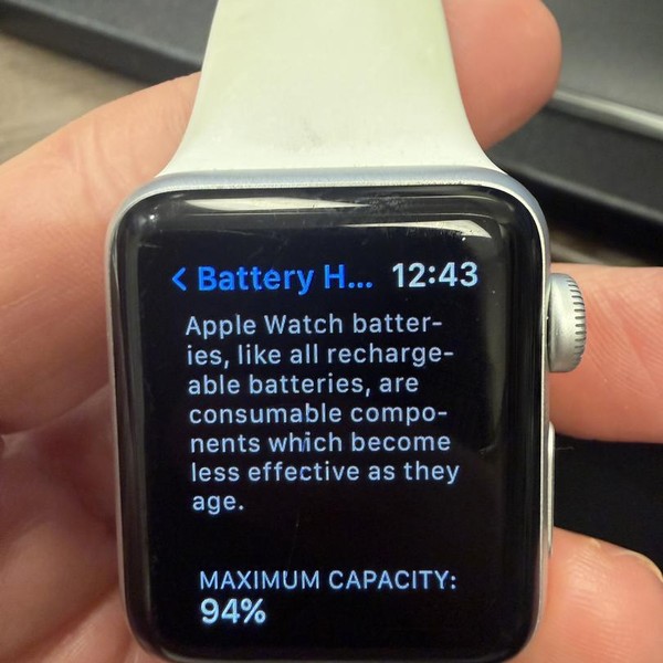 Apple Watch Series 3 38mm - Silver, A1858, Aluminum - GPS