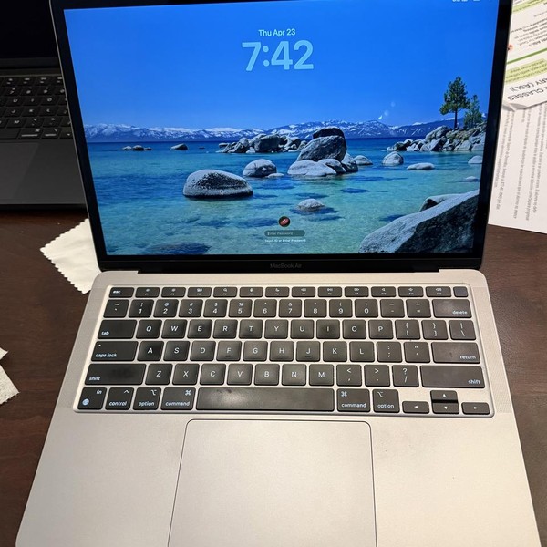 MacBook Air 2020 - 13 inch - 1 TB, Gray, 16 GB, Apple M1