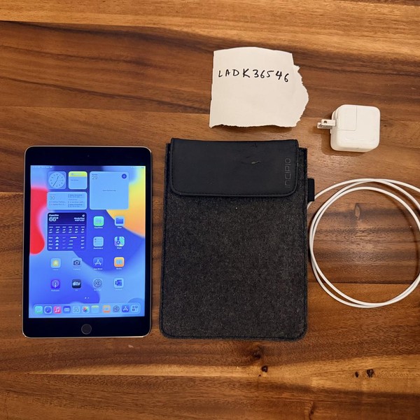 Apple iPad Mini 4 - Wi-Fi, 32 GB, Silver