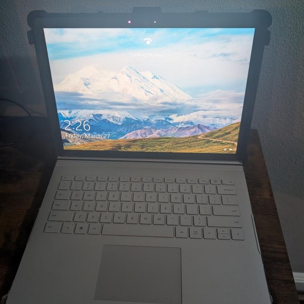 Microsoft Surface Book 2 13.5 inch - 256 GB, 8 GB, Intel Core i5