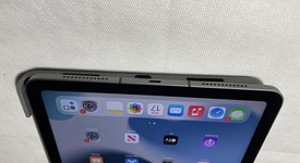 Mint
													Apple iPad Air 5th Gen - Unlocked, Gray, 256 GB, A2589, photo 4 of 10