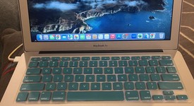 Good
													MacBook Air 2017 - 13" - I5, Silver, 128 GB, 8 GB, photo 1 of 5