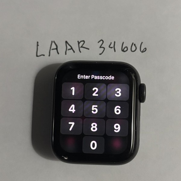 Apple Watch SE 1st Gen 40mm - Gray, A2351 - GPS, Aluminum