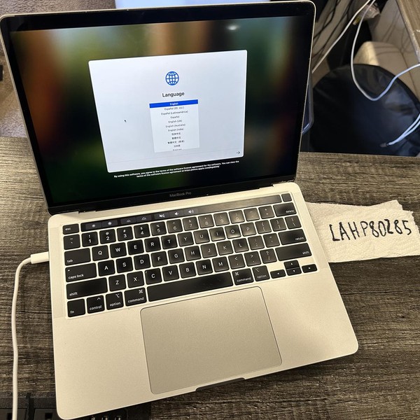 MacBook Pro 2020 - 13 inch - 512 GB, Silver, 16 GB, Intel Core i5