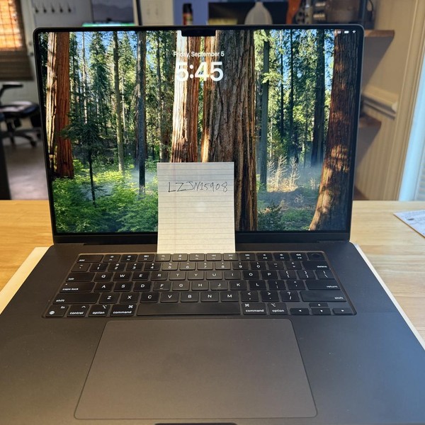 MacBook Pro Late 2023 (M3) - 16 inch - 1 TB, Black, 48 GB, Apple M3 Max 16-core, 40-core GPU