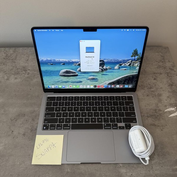 MacBook Air 2022 (M2) - 13 inch - 256 GB, Gray, 8 GB, Apple M2