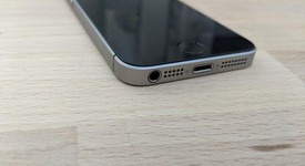 Good
													Apple iPhone SE 1st Gen 2016 - AT&T, Grey, 16 GB, A1662, photo 6 of 6