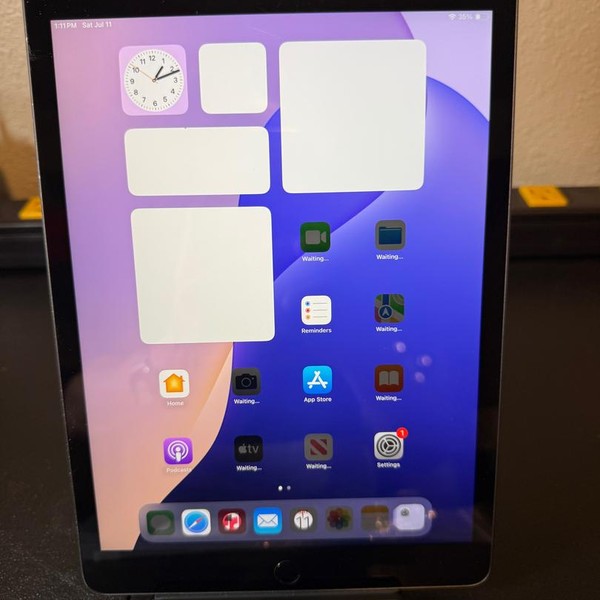 Apple iPad (7th Gen) - Wi-Fi, 32 GB, Gray, A2197