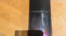 Good
													Motorola Razr Plus (2023) - Unlocked, Magenta, 256 GB, 8 GB, photo 4 of 6
