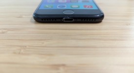 Good
													Apple iPhone SE 3rd Gen 2022 - Unlocked, Midnight, 64 GB, A2595, photo 4 of 15