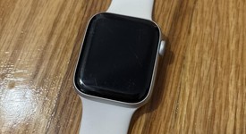 Fair
													Apple Watch SE 2nd Gen 44mm - Silver, A2723 - GPS, Aluminum, photo 3 of 7