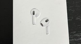 New
													Apple AirPods 3rd Gen - Lightning Case, photo 1 of 5