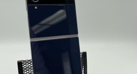 Good
													Samsung Galaxy Z Flip4 5G - Verizon, Custom, 256 GB, 8 GB, SM-F721U, Bespoke Edition, photo 2 of 7