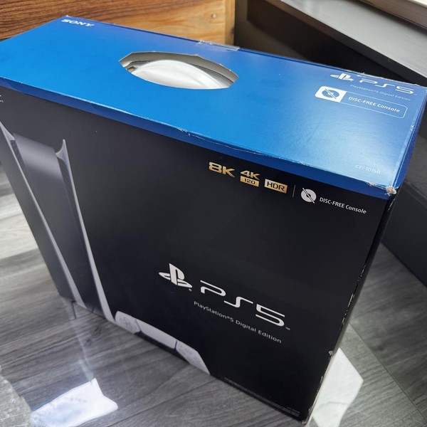 PlayStation 5 Digital Edition (2020) - 825 GB, White, Digital Edition